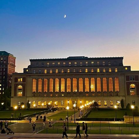 Columbia University Campus, Columbia University Dorm, Columbia University Aesthetic, Columbia Aesthetic, Colombia University, Columbia Uni, Columbia Law School, Columbia Law, Boarding School Life