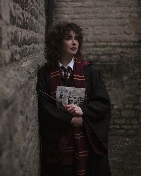 Slytherin Photoshoot, Marauders Yearbook, 21 Bday Photoshoot, Harry Potter Photoshoot, Harry Potter Photography, Harry Potter Graduation, Harry Potter Photo, Harry Potter London, Idea Photography