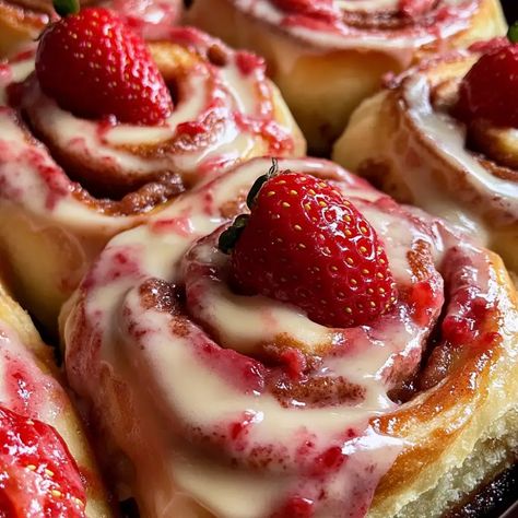 Strawberry Cheesecake Cinnamon Rolls Strawberry Cheesecake Roll Ups, Strawberry Cheesecake Rolls Recipe, Strawberry Cheesecake Sweet Rolls, Cinnamon Rolls Strawberry, Cinnamon Rolls Cheesecake, Strawberry Cheesecake Rolls, Strawberry Cream Cheese Rolls, Strawberry Cheesecake Cinnamon Rolls, Cinnamon Rolls Ideas