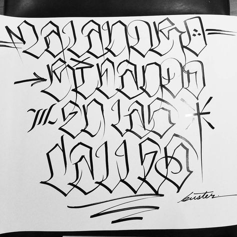 letteringmalandro en Instagram: “Malandro rifando en las calles. #letteringmalandro x @busterduque” Cursive Tattoo Letters, Lettering Malandro, Chicano Tattoos Lettering, Graffiti Alphabet Wildstyle, Tattoo Lettering Alphabet, Graffiti Lettering Alphabet, Graffiti Wildstyle, Lettering Styles Alphabet, Graffiti Quotes