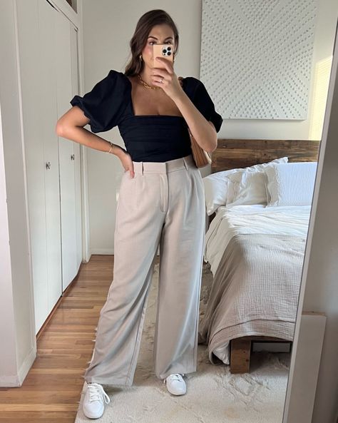 Puff Sleeve Poplin Squareneck Top curated on LTK Trousers Outfit Crop Top, Puff Crop Top Outfit, Puff Top Outfit Ideas, Puff Sleeve Crop Top Outfit, Crop Top And Trousers Outfit, Puff Sleeve Shirt Outfit, Black Puff Sleeve Top Outfit, Tailored Trousers Outfit, Abercrombie Trousers