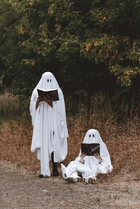 Halloween Shoot, Ghost Photography, Ghost Pictures, Ghost Photos, Halloween Costumes, Ghost, Reading, Halloween, Books