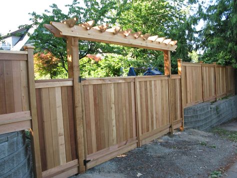 Cedar Driveway Gate Ideas, Fence Gate Arbor, Cedar Driveway Gate, Double Garden Gate, Gate Arbor, Backyard Gate, Pergola Trellis, Arbor Gate, Cedar Gate