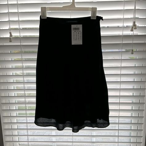 Brandy Melville flowy black midi skirt Flowy Black Skirt, Summer Weather, Black Midi Skirt, Black Midi, Black Skirt, Brandy Melville, Brandy, Midi Skirt, Crop Top