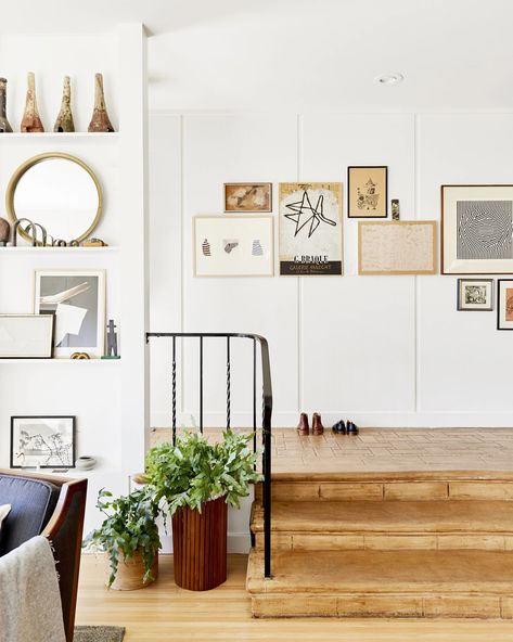 Tour My Stylist Friend Scott Horne's Home That We Shot For My Book + Why We Love It So Much - Emily Henderson Decor Rules, Headboard Hack, Art Plan, Guest Room Office, Emily Henderson, Simple Bed, Design Rules, New York Apartment, Small Living Room