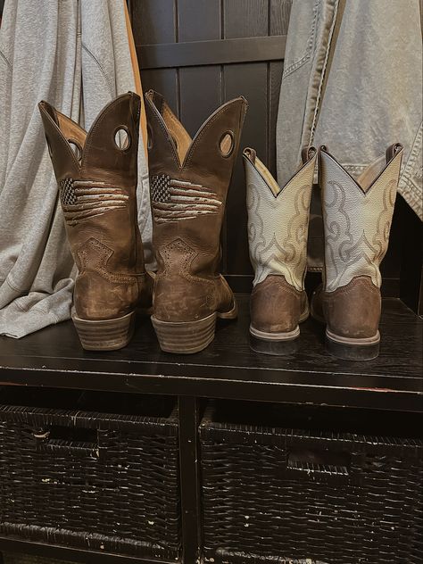 Set of cowboy boots sitting next to a set of cowgirl boots. Country couple. Western couple. Couple goals. Western wear. Country outfit. Couple Western, Cow Boy Boots, Cowgirl And Cowboy, Western Couple, Cheer Season, Boy Boots, Country Couple, Boots Country, Country Outfit