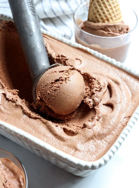 Chocolate Coconut Milk, Homemade Chocolate Ice Cream, Coconut Milk Chocolate, Coconut Milk Ice Cream, Chocolate Ice Cream Recipe, Nice Cream Recipe, Ice Cream Drinks, Dairy Free Ice Cream, Milk Ice Cream