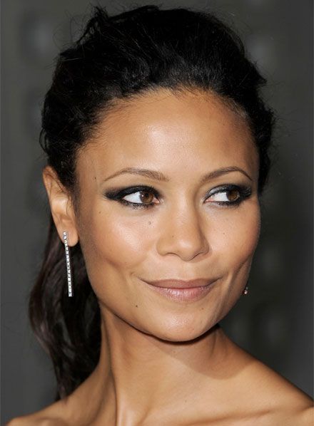 Holiday Makeup: 5 Smokey Eye Looks - The Budget Babe Smokey Eye Looks, Bombshell Makeup, Thandie Newton, Winged Eye, Makeup For Black Skin, Eye Looks, Belle Beauty, Winged Liner, Smokey Eyes