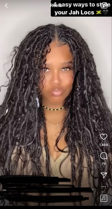 Goddess Faux Locs Blonde And Brown, Faux Locs With Bangs, Medusa Locs, Bohemian Soft Locs, Boho Soft Locs, Fairy Locs, Jah Locs, Bangs Inspiration, Braid Styling