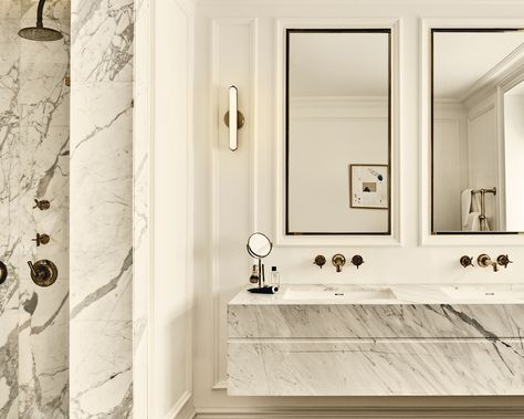 Notting Hill townhouse: a perfectly-executed renovation breathes new life into this historic home Banda Property, Historic Townhouse, Hotel Bathroom Design, Townhouse Interior, Stucco Exterior, Classic Bathroom, Bathroom Design Decor, Neo Classic, Parisian Apartment