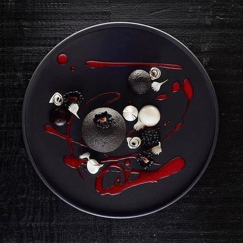 | Dark chocolate mousse sphere, blackberry and coconut | 📸 By @lvin1stbite #simplisticfood Scallop Ceviche, Weight Watcher Desserts, Dark Chocolate Mousse, White Chocolate Mousse, Dessert Plating, Modern Food, Fine Dining Recipes, Low Carb Dessert, Black Food