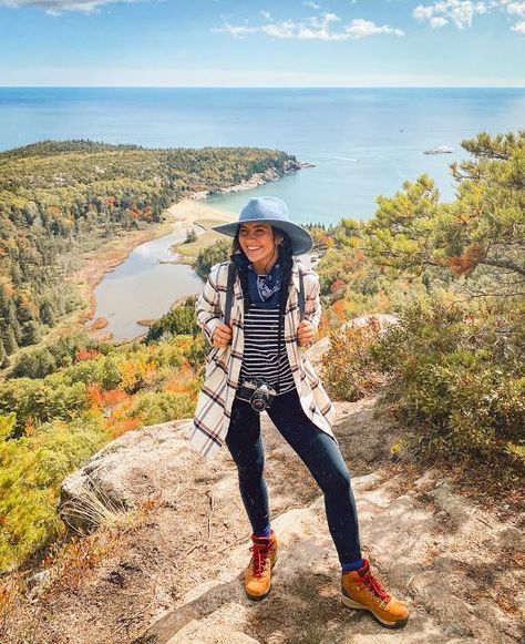 Fall Weekend Outfits, Maine In The Fall, Fall Road Trip, Autumn Weekend, University Outfit, Wide Brim Fedora, Hiking Boots Women, Camping Outfits, Hiking Boot