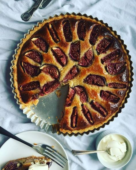 Fig, honey and almond Frangipane tart | katie's kitchen journal | Bloglovin’ Kitchen Journal, Almond Frangipane, Veggie Desserts, Dessert Pies, Almond Tart, Frangipane Tart, Fig Recipes, Slow Cooker Desserts, Honey Almonds