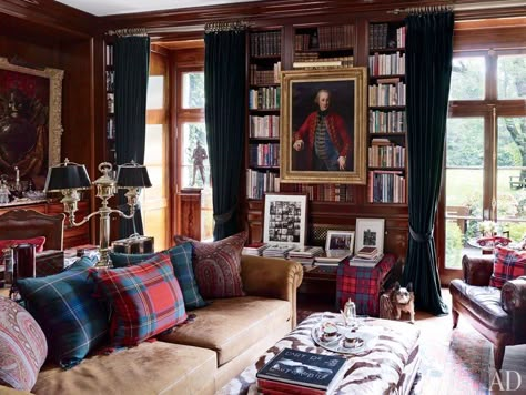 Ralph Lauren's Bedford estate Ralph Lauren Home Living Room, Ralph Lauren House, Ralph Lauren Interiors, Velvet Room, Preppy Decor, British Country, New York Homes, Ralph Lauren Style, French Doors Interior