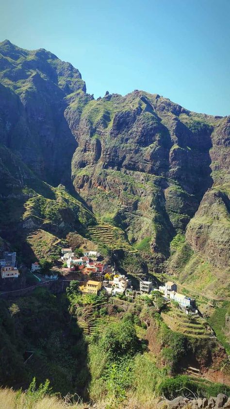 Wondering what to do in Cape Verde? A complete list with the best things to do in Cape Verde. Explore the secret places in Cabo Verde! #caboverde #capeverde #capvert #salisland #boavista #santoantao #beachholidays #africa Kap Verde, Hike Trail, Cabo Verde, African Travel, African Continent, Cap Vert, Cape Verde Islands, Cape Verde, Party Music