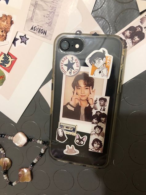 Kpop Phone Case Ideas, Melina Core, Bts Craft, Phone Cover Stickers, Clear Phone Case Design, Diy Phone Case Design, Kpop Phone Cases, Copic Art, Diy Iphone Case