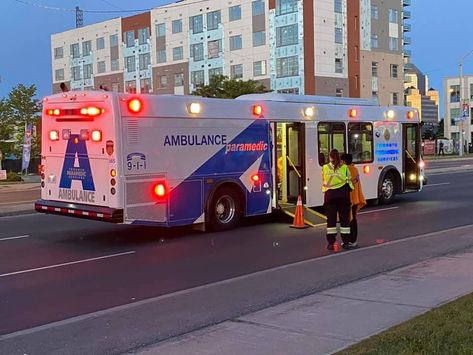 Ambulance Light, Emergency Doctor, Ambulance Box Car, American Ambulance, Ems Ambulance, Brutalism Architecture, Austin K2 Ambulance, Tactical Clothing, Rescue Vehicles