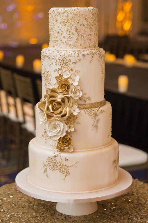 Gold Fondant, Vintage Pasta, White And Gold Wedding Cake, White And Gold Wedding, Fondant Wedding Cakes, Pink Wedding Cake, Gold Cake, Gold Wedding Cake, Wedding Cakes Vintage