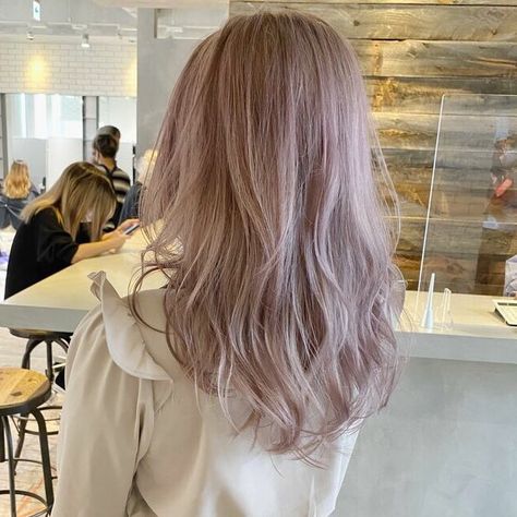 Rose Grey Hair, Gray Pink Hair, Pink Gray Hair, Dye Hairstyle, Ashy Pink, Bleach Hair Dye, Brown And Pink Hair, Blonde Bronde, Lilac Hair Color