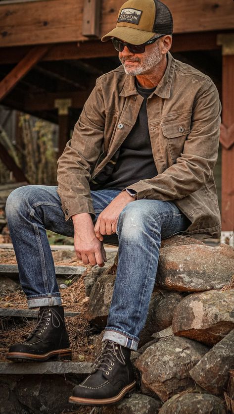 Farmer Outfits Men, Lumberjack Style Men Outfits, Mens Rugged Style Outdoors, Outdoorsy Style Men, Rugged Gentleman Style, Rugged Men Style, Mens Outdoor Style, Outdoorsman Style, Yellowstone Style