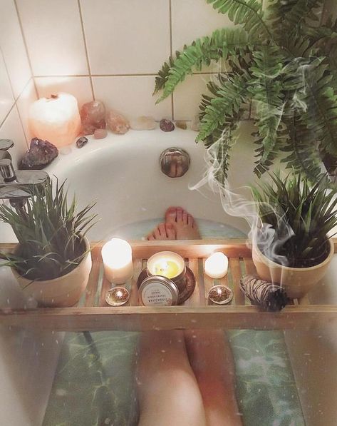 Meditation Room Design, Bath Aesthetic, Meditation Room Decor, Dream Bath, Boho Bathroom, Bathroom Spa, Meditation Space, Chakra Meditation, Relaxing Bath