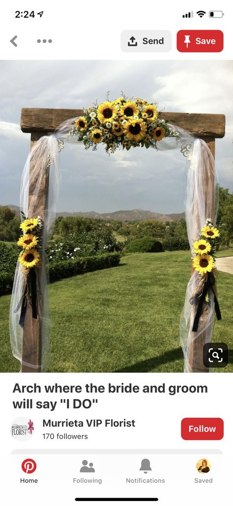 Sunflower Wedding Arch, Lilac Wedding Bouquet, Sunflower Wedding Decorations, Rustic Sunflower Wedding, Sunflower Party, Sunflower Themed Wedding, Lilac Wedding, Mom Wedding, Future Wedding Plans