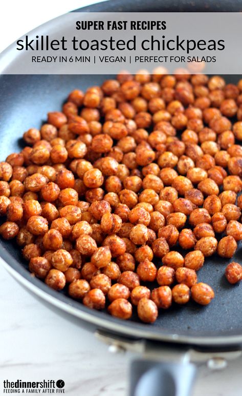 Roasting Chickpeas, Chickpeas Dinner, Healthy Roasted Vegetables, Toasted Chickpeas, Bowl Of Rice, Chickpea Salad Recipes, Spiced Chickpeas, Breakfast And Brunch, Crispy Chickpeas