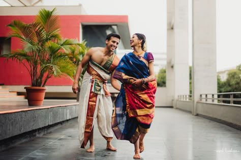 A Colourful Bangalore Wedding With The Bride In A Multi-Hued Silk Saree Madisar Saree, Indian Wedding Aesthetic, Brahmin Wedding, Bangalore Wedding, South Indian Bride Saree, Candid Couple, Mumbai Wedding, Bridal Sarees South Indian, Tamil Brides