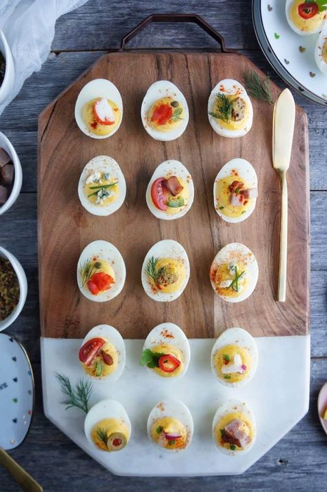 The ultimate party platter: A Deviled Egg Bar Fairy Recipes, Fairy Party Food, Peeps Recipes, Easter Dinner Menus, Healthy Easter Recipes, Meatball Appetizer Recipe, Easy Easter Recipes, Egg Platter, Platter Ideas