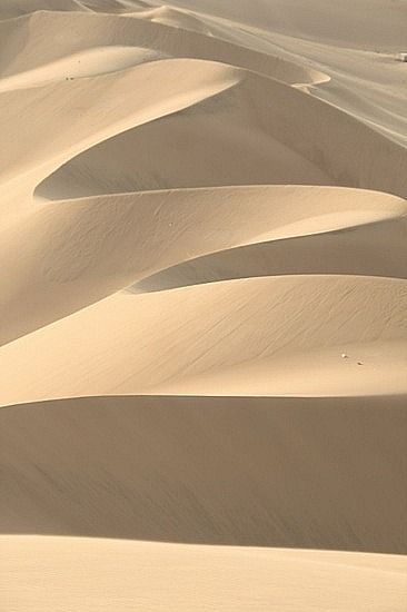 Huacachina Peru, Desert Dunes, Stephane Rolland, Design Salon, Desert Oasis, Peru Travel, In The Desert, Sand Dunes, Patterns In Nature