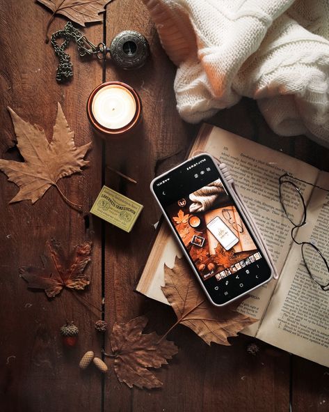 Hygge Fall, Photography Flat Lay, Butterfly Photography, Bookstagram Inspiration, Book Photo, Fall Time, Tattoo Trends, Minimalist Lifestyle, Autumn Photography