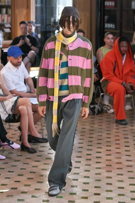 Lookbook Poses, Fashion 2025, 2024 Menswear, Side Zip Pants, Fashion Week 2024, Color Blocking Outfits, Kiko Kostadinov, Menswear Runway, Fashion Design Portfolio