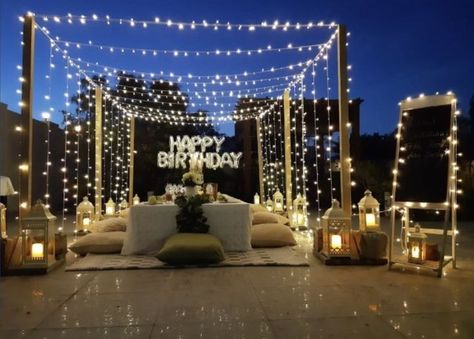 Bday Decoration For Boyfriend, 40th Birthday Hall Decorations, Roof Top Birthday Party Ideas, Rooftop Bday Party Ideas, Roof Top Party Ideas, 18th Birthday Hall Decorations, Roof Birthday Decoration, Rooftop Decoration Ideas For Birthday, Rooftop Birthday Decor