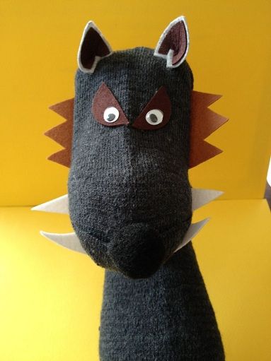 9 Best Wolfcraft Ideas For Kids And Preschoolers | Styles At Life Wolf Puppet, Wolf Craft, Puppet Craft, Puppets For Kids, Puppets Diy, Sock Puppets, Egg Carton Crafts, Paper Puppets, Dragon Crafts