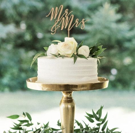 Single Tier Wedding Cake With Flowers, Wedding Cakes Elegant Classy Simple, Wedding Cake For 2, Single Teir Cakes Wedding, Wedding Cake Ideas 2 Tier, Wedding Cakes Elegant Simple, Small Wedding Cakes Simple Classy, Simple One Tier Wedding Cake, Simple Wedding Cake Small One Tier