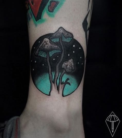 Shroom Tattoo, Tattoo Linework, Mushroom Tattoo, Mushroom Tattoos, Landscape Tattoo, Line Work Tattoo, Skin Art, Piercing Tattoo, Body Mods