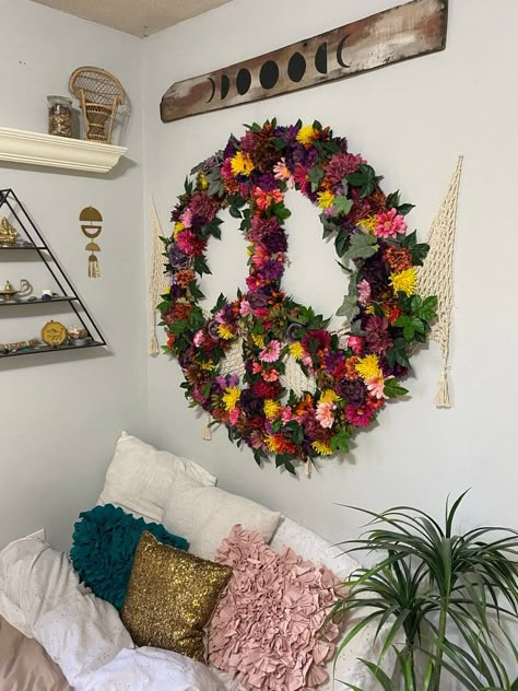 Retro Wall Decor Ideas, Boho Wall Art Ideas, Hippie Bedroom Decor Bohemian Style, Hippie Wall Decor, Hippie Diy Decor, Hippy Decor, Hippie Gifts, Hippie Decorations, Hippie House Decor