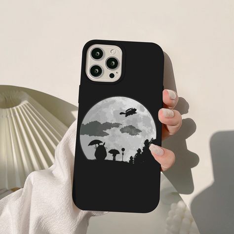 Welcome to ANZ Phone Case Emporium! 🌟 Dive into the world of anime with our exclusive Anime phone cases, featuring the famous Totoro from the popular My Neighbor Totoro Anime Manga series. Anime Phone Cases, Japan Cartoon, Heart Touching Story, Anime Hands, Anime Phone, Kiki Delivery, Neighbor Totoro, Google Pixel Case, Phone Case For Iphone 11