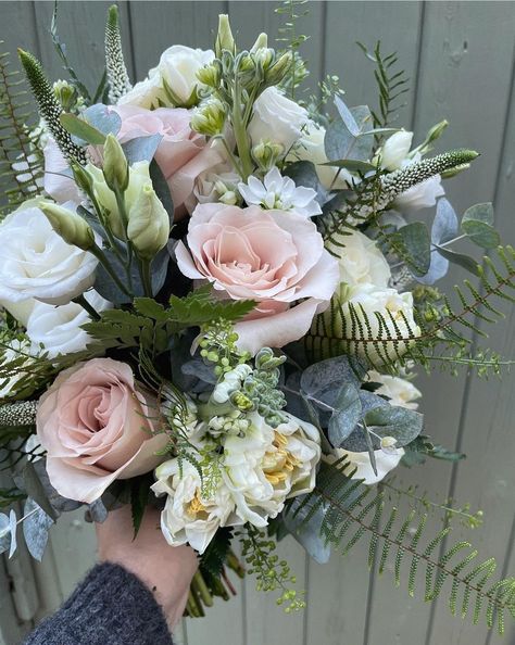 Formal Bouquet, Bridal Bouquet Winter, Hampton Court House, Muslimah Wedding Dress, Muslimah Wedding, White Veils, Dream Gift, Winter Formal, Courthouse Wedding