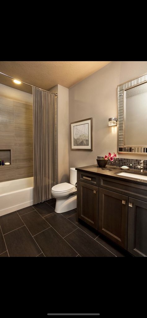 Small Bathroom Remodel Dark Floor, Brown Restroom Ideas, Brown Restroom Decor Ideas, Bathroom Ideas Brown Tile, Dark Brown Tile Bathroom, Small Brown Bathroom Ideas, Brown Bathroom Ideas Decor, Dark Brown Bathroom Ideas, Bathroom Brown Tile