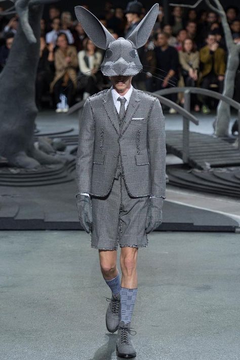 Thom Browne Menswear, Drag Inspiration, Art Spiegelman, Crazy Dresses, Stephen Jones, Donnie Darko, Paris Mode, American Fashion Designers, Bunny Ears