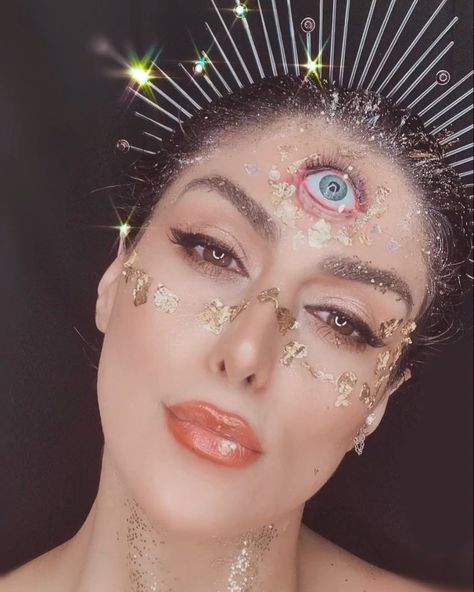 Aida on Instagram: “👁 Third Eye Fantasy Halloween 🎃 Makeup💄 I have three eyes, two to look, one to see!” Third Eye Prosthetic, Third Eye Costume, 3rd Eye Makeup, Makeup Looks Scary, Third Eye Makeup, Fortune Teller Makeup, Halloween Glamour, Rave Bae, Spider Web Pumpkin