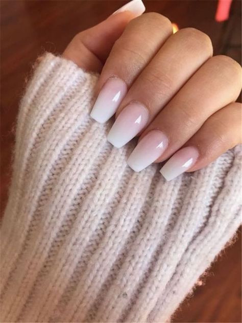 Trend unghie baby boomer 💅🏼 La manicure nude e delicata amatissima su Instagram Stars Nails, Coffin Nails Ombre, Nail Colors Winter, Ombre Acrylic Nails, Acrylic Coffin, Colorful Nail Designs, Dipped Nails, Coffin Nails Designs, Chic Nails