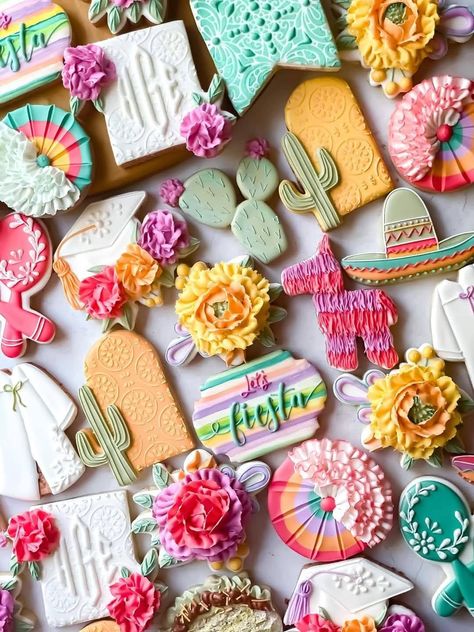 Fiesta Wedding Shower, Pink Graduation Party, Sugar Addict, Mexican Bridal Showers, Wedding Shower Cookies, Mexican Baby Shower, Cookie Sets, Royal Icing Sugar, Fiesta Colors