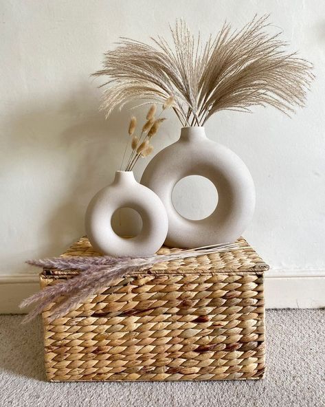 Donut Vase Styling, Ceramic Donut Vase, Vase Pampas, Ceramic Donut, Pampas Grass Vase, Japandi Home Decor, Donut Vase, Vase Home Decor, Face Vase