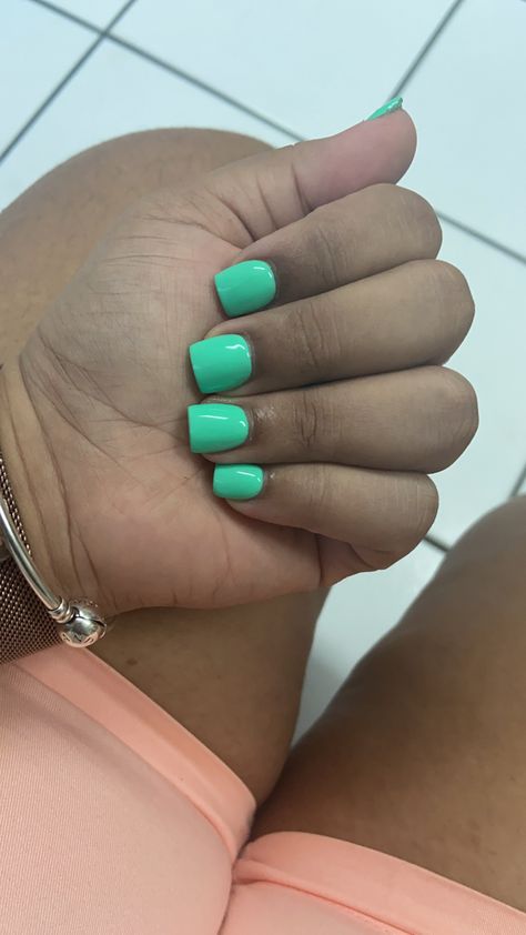 #gelnails #mintgreennails Short Square Acrylic Nails Turquoise, Mint Green Nails Ideas, Short Aqua Nails, Short Nails Turquoise, Mint Green Short Nails, Mint Green Nails Short, Sea Foam Nails, Teal Green Nails, Short Nails Green