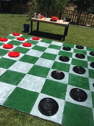 Lilyshop creates a life-size checker board for your yard! Lawn Checkers. Whatcha think @Zendra_Moore? Paint Rug, Life Size Games, Summer Outdoor Games, Diy Yard Games, Outside Games, Garden Games, Have Inspiration, Yard Games, Backyard Games