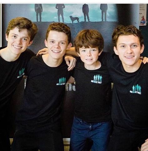 Tom Holland Fotos Hd 4k, Harrison Osterfield, Tom Holland Peter Parker, Tom Holland Spiderman, Tommy Boy, Men's Toms, Marvel Actors, 1k Followers, Hollywood Actor