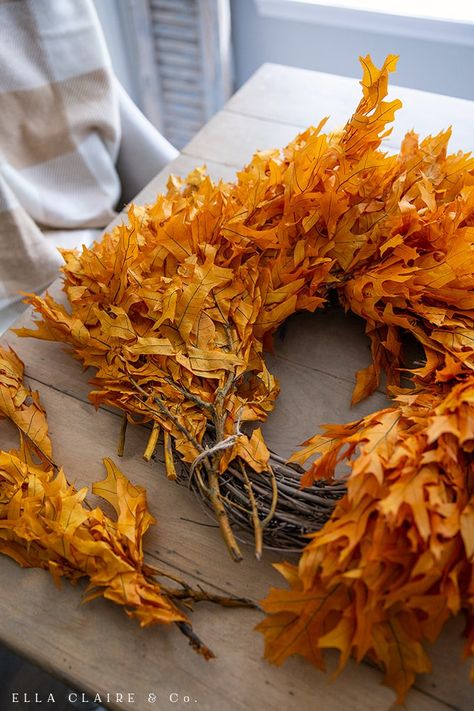 Create a stunning fall wreath for your front door with this easy DIY tutorial. It is the perfect way to display beautiful and inviting autumn colors. Diy Leaf Decor, Diy Fall Garland, Fall Wreath Tutorial, Maple Leaf Wreath, Leaf Collage, Fall Decor Wreaths, Fall Leaf Wreaths, Holiday Wreaths Diy, Diy Leaves