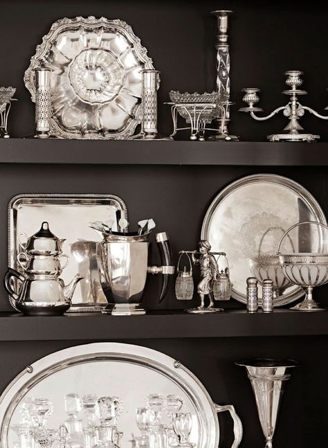 collectibles - silver via Pinterest Silver Display, Farmhouse Side Table, Hollywood Homes, Living Room Color Schemes, Room Color Schemes, Silver Decor, Butler's Pantry, Silver Tea, Silver Pieces